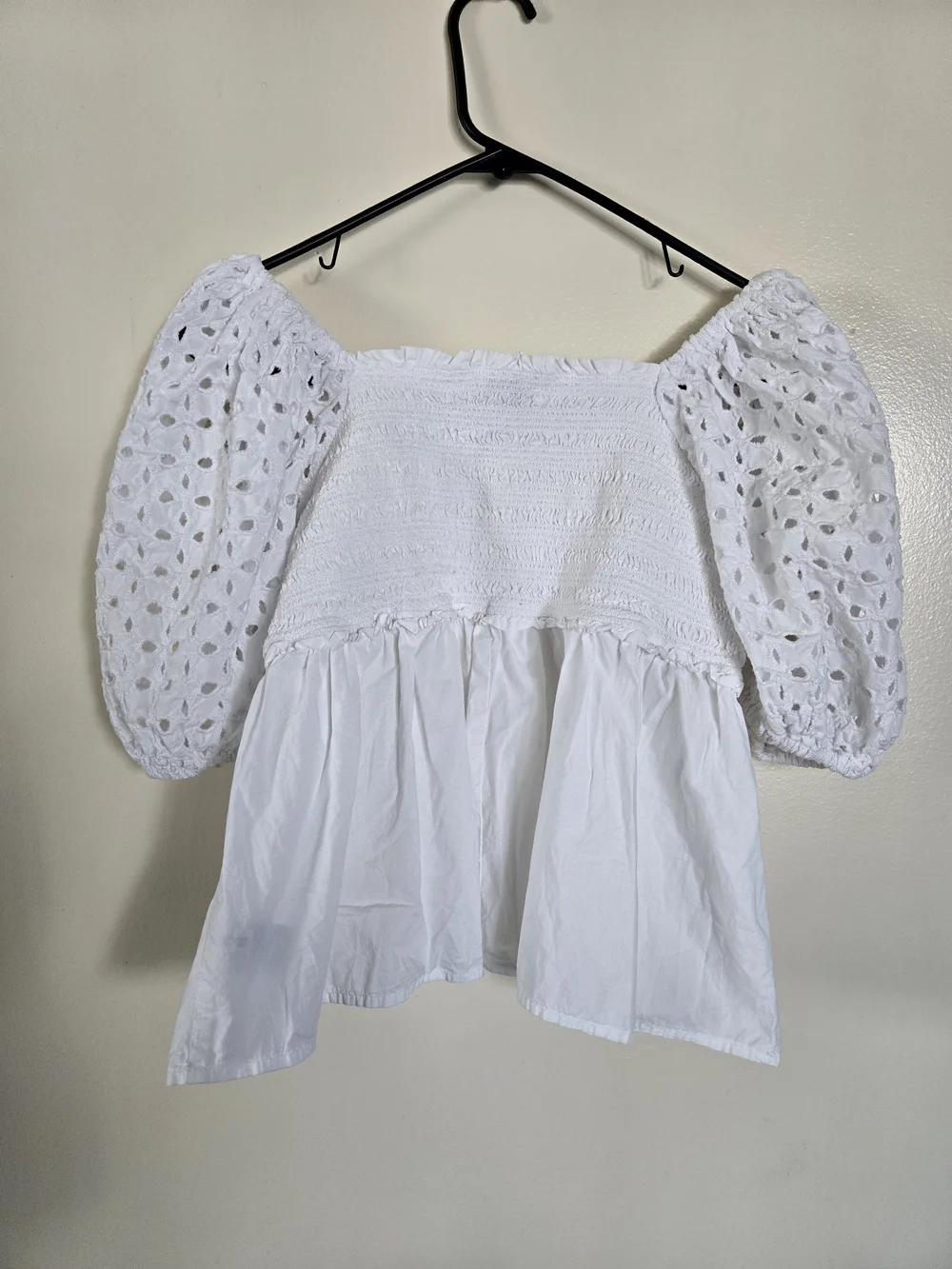 American Eagle Outfitters White Eyelet Puff-Sleeve Smocked Peplum Top Size L - Picture 3 of 4